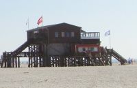 Pfahlbau am Strand von St. Peter Ording